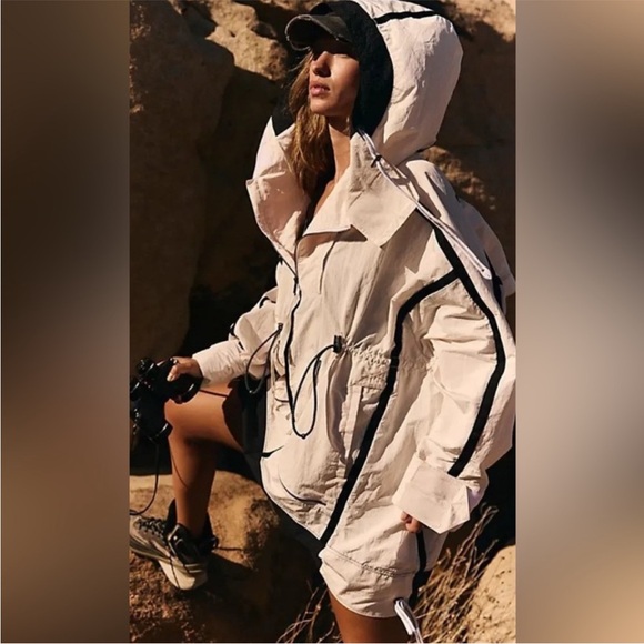 Free People Peace Out Backpack Parachute Parka. NWT. Ivory. - Picture 4 of 11